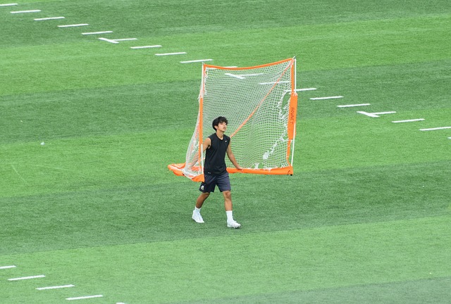 则凭借两次